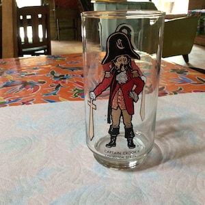 Copo de vidro vintage do McDonald&#39;s Captain Crook - 1977