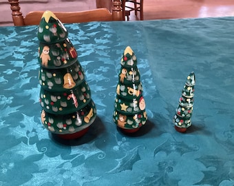 Vintage hand painted wooden folk art Christmas tree  nesting doll or figurine set