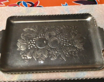 Vintage set van 3 kleine rechthoekige aluminium dienbladen of schalen met fruitontwerp