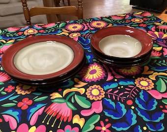 Vajilla vintage Mikasa Gourmet Basics Ava Red: 3 platos de 28 cm y 3 cuencos de 21 cm (se venden por separado en juegos más pequeños).