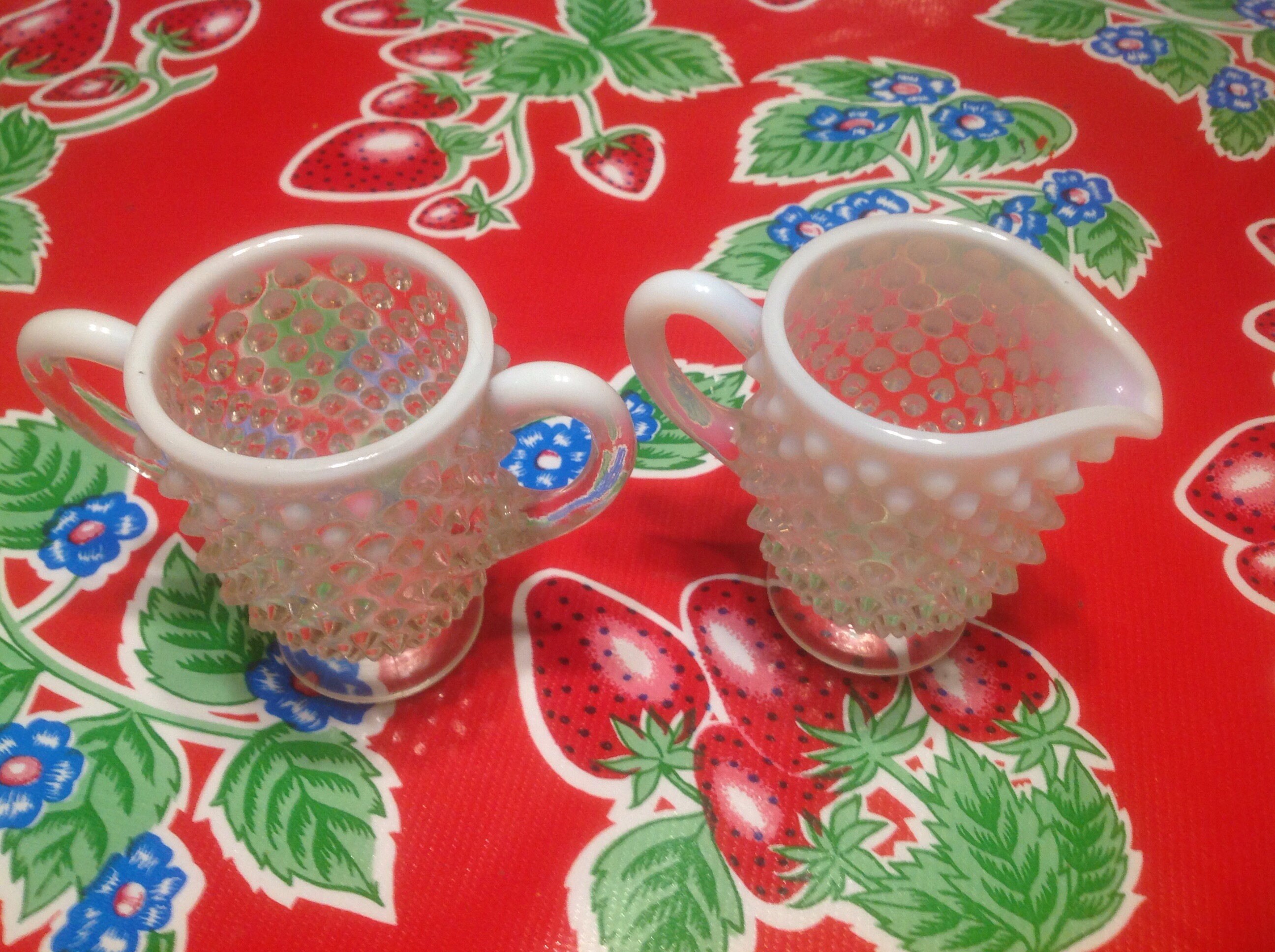 ヴィンテージ フェントン ホブネイル オパールセント クリーム