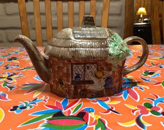 Vintage Radford hand painted ceramic cottage ware teapot- England