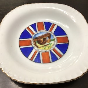 Vintage ceramic souvenir plate- Canada