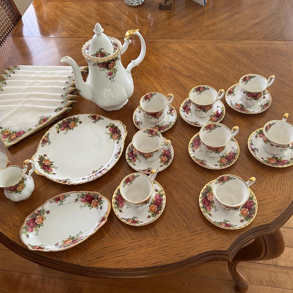 Set da dessert Old Country Roses in porcellana bone china Royal Albert d'epoca - Inghilterra - venduto separatamente - teiera, lattiera/zuccheriera, piatto da torta, tazze/piattini