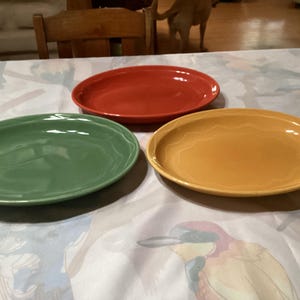 Vintage Set mit 3 schweren Deckeln und Gläsern von Deckeln in verschiedenen Farben