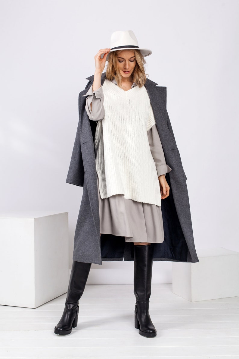 Light grey wool and cashmere oversized midi coat with pockets and buttons