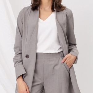 Wool and cotton light brown suit jacket with buttons & pockets for women