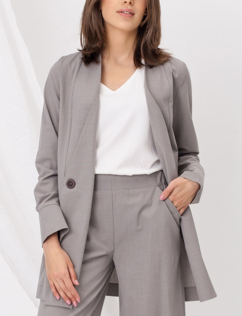 Wool and cotton light brown suit jacket with buttons & pockets for women