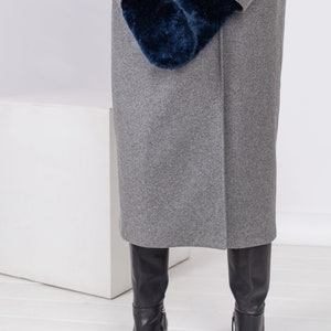 Light grey wool and cashmere oversized midi coat with pockets and buttons