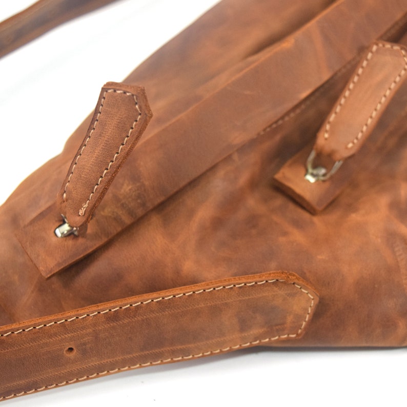 Vintage tobacco leather fanny pack