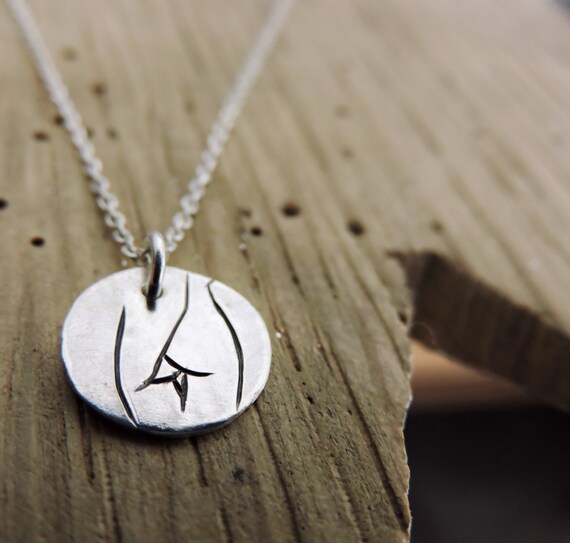 Engraved Sterling Silver Necklace Woman Silhouette - Hand Engraved Round Pendant Necklace Engraved Sterling Silver Necklace Woman Silhouette - Hand Engraved Round Pendant Necklace