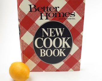 Vintage Better Homes and Gardens New Cook Book, 1981 9th Ed First Printing Ring Bound Edition, Red Plaid Washable Book Cover