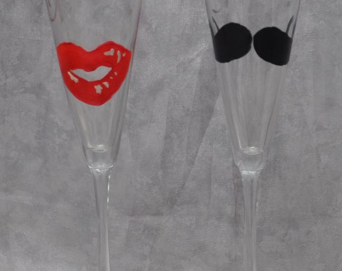 10" Bride & Groom Flared Glass Toasting flutes, Lips and Mustache. Set of 2.