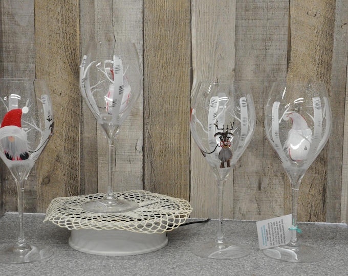 Gnome and reindeer wine glasses, set of 4