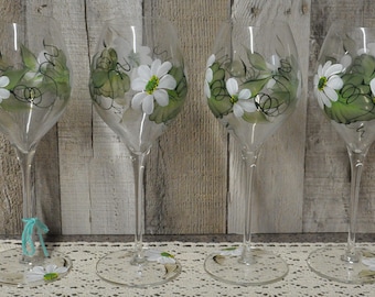 Hand painted White daisies wine glasses, set of 4