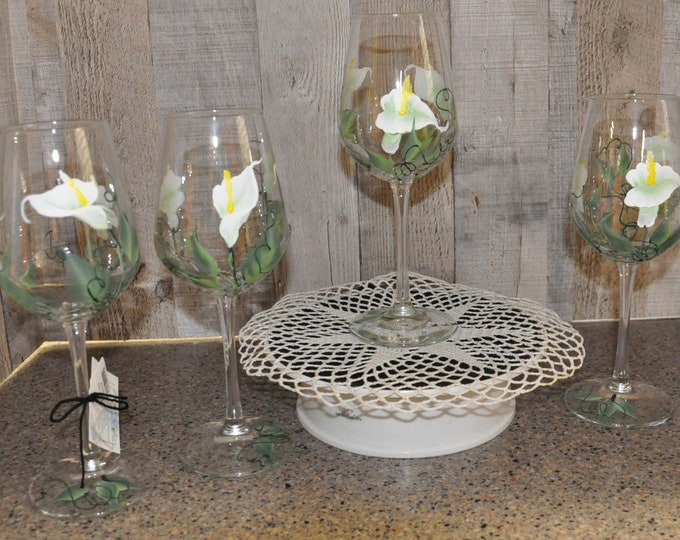 Hand painted Calla Lily design wine glass