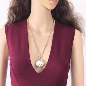 Sarah Coventry Fashion Circle White Lucite Ball Gold Necklace, 1962 Book Piece