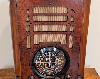 Radio de válvulas Zenith modelo 5S127 de antes de la guerra con Bluetooth.