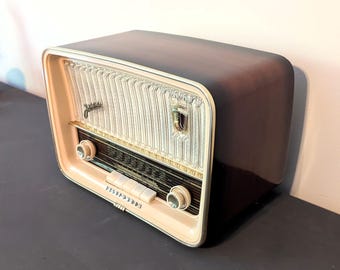 Vintage 1958 - 59 TELEFUNKEN Jubilate Model 9 German Tube Radio