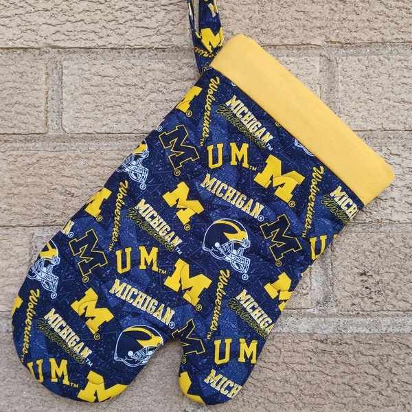 Michigan Wolverines   GO BLUE  -  BBQ Mitt - Kitchen Oven Mitt -  Handmade  Unisex -  Quilted  - Choose Right / Left Hand or Set of both