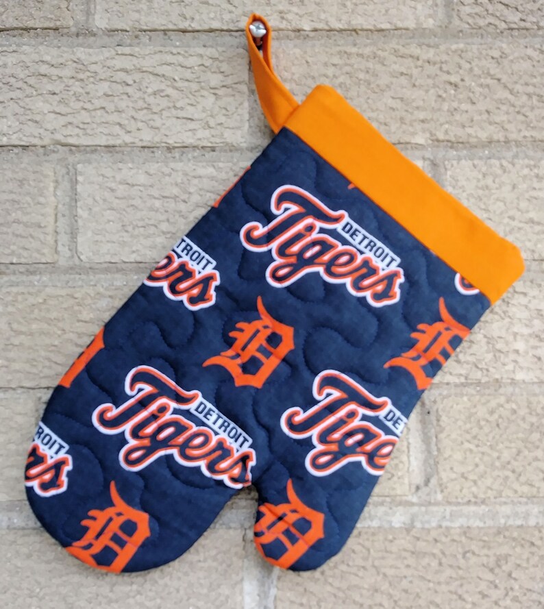 Detroit Tigers Kitchen Mitt Detroit Tigers Oven Mitt Tigers BBQ Mitt Handmade Unisex Choose Right / Left Hand or Set of both image 1