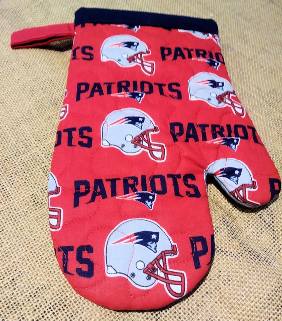 New England Patriots Kitchen Oven Mitt BBQ Mitt Handmade Unisex Quilted  Choose Right / Left Hand or Set of Both 