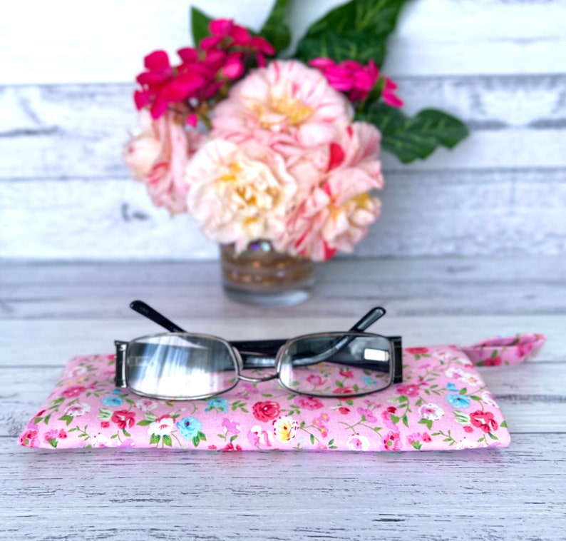 Soft Pink Rose Pattern Fabric Glasses Case, Soft Sunglasses Case, Floral Eyeglasses Case, Magenta Pink Rose Reading Glasses Case image 5