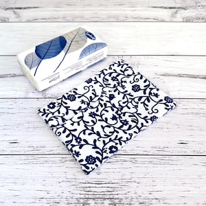 Blue and White Floral Pattern Fabric Pocket Tissue Holder, Travel Tissue Case, Facial Tissue Pouch, Car Tissue Dispenser, Blue Tissue Pillow