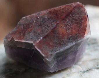 Auralite 23, Kryształowy Punkt o Czerwonej Czubce, Rzadki Kamień Wysokoenergetyczny, Uziemienie, Nowa Energia Ziemi