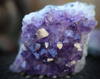 Samodzielny Ametyst z dodatkiem Reiki