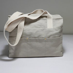 Small Streamline City Dog Tote With Pockets - For Teacup Breeds