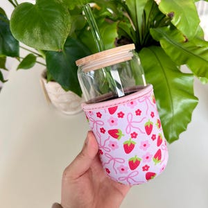 Strawberries and Bows Coffee Sleeve - Iced Coffee Sleeve - Trendy Coffee Sleeve - Girly Gifts - Coffee Lover - Teacher Gifts - Teen Gifts