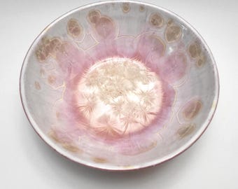Bol de cerámica rosa hecho a mano, cerámica vidriada cristalina, arcilla de porcelana, 15 cm de ancho.