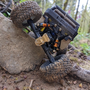 SCX24 Inboard Suspension Mount