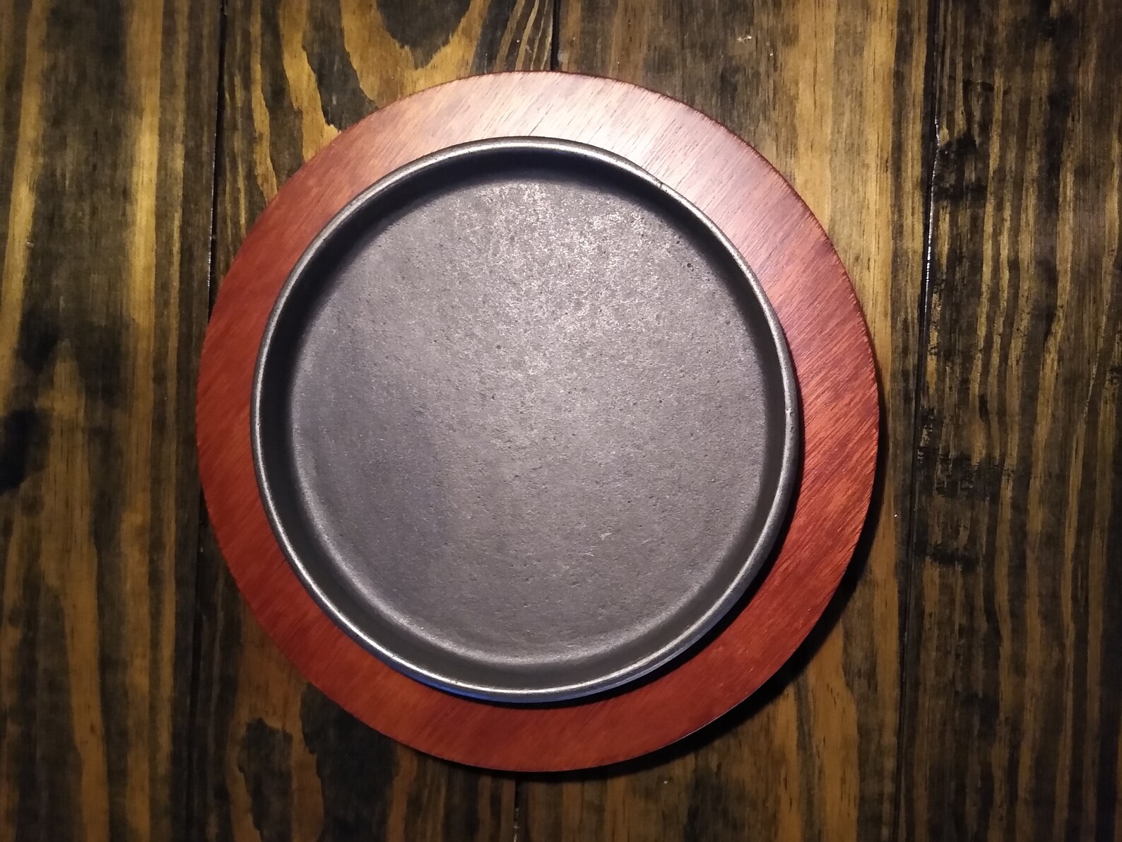 NEW Set of 4 Cast Round Iron Fajita Plate With Wood Base Etsy