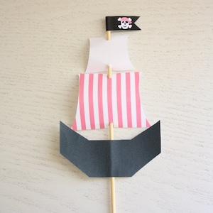 Pirate Ship Toppers (Girl&#39;s Pink version) - Instant Download - Make your own Pink Pirate Ship to add to your party decorations/cake or food.