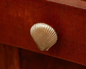 Bouton coquille en laiton fait main- Bouton de tiroir| Boutons d’armoire| Patère| Pommeau| Bouton décoratif