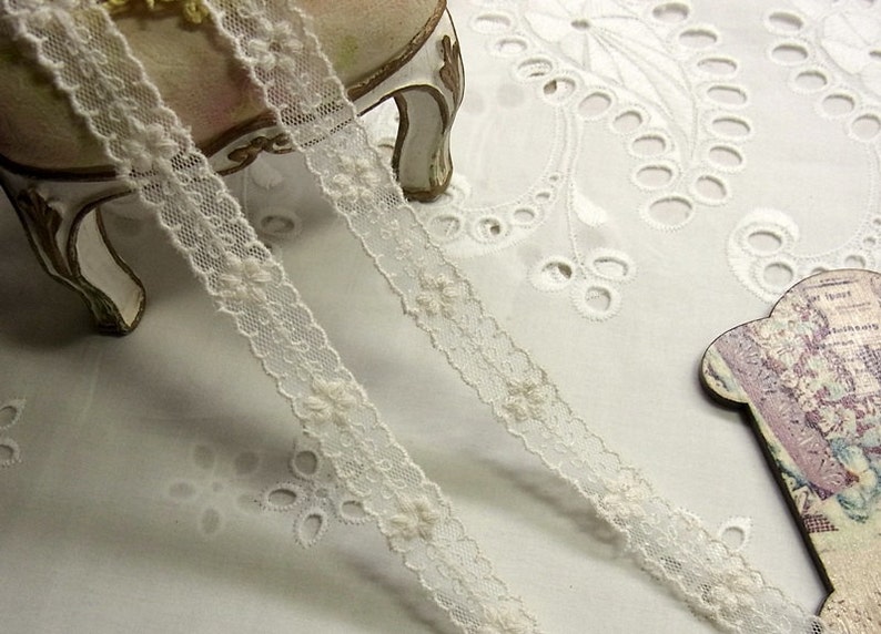 14 yards VTG Style Embroidery scalloped Fabric Tulle Mesh Net Lace Trim 1.3 cm wide #002