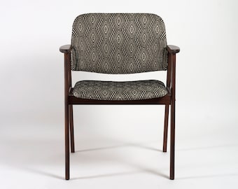 Rhombus paterned– Functionalist / MCM dining chair from 1970's