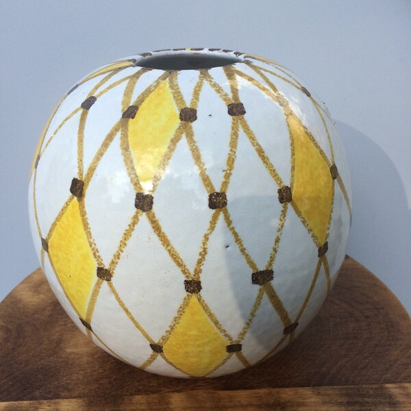 Rare Raymor Bitossi Aldo Londi sphere vase . Signed Italy V259/20 .