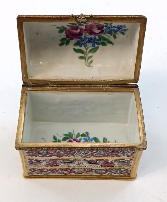 Capodimonte Porcelain Chest or Jewelry Box Italy 19th… Gem