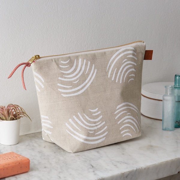 Screen Printed Linen Wash Bag - Clams Shells