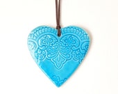 Herzform, türkisen Farbe, Wanddekoration, Wandbehang, Keramik, Schmuck für Lucy Charme, Housewarming Geschenk, Ton, viel Glück, neues Zuhause Geschenk