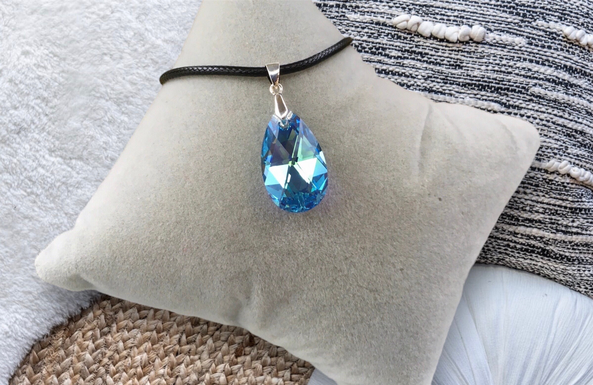 Sword art online yui's hotsell heart necklace