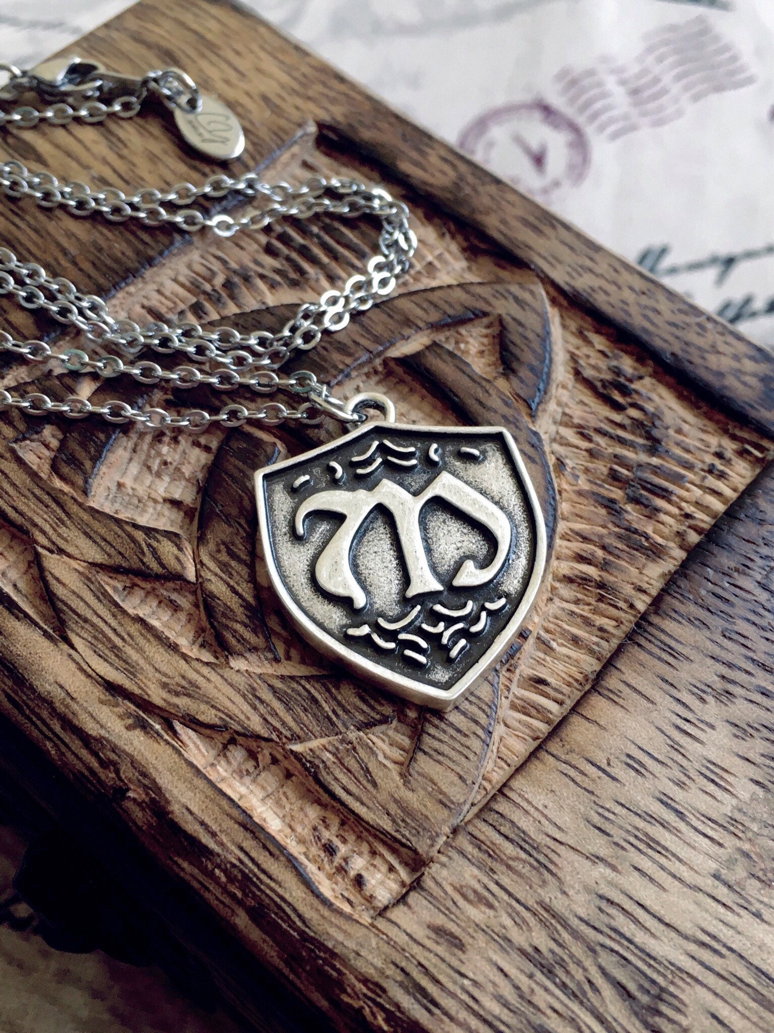Mikaelson family crest necklace deals