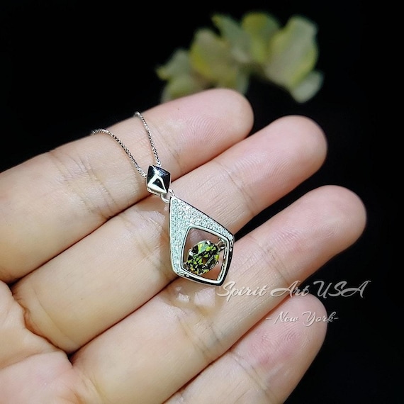 Dynamic Swing Green Peridot Necklace - Round Fund Cut 0.85 Ct - Full Sterling Silver Made with 18KGP #174