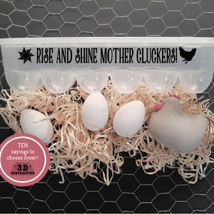 Rise and Shine Mother Cluckers | Boîte à oeufs réutilisable avec dicton | récipient à oeufs en plastique | Décoration de cuisine | Ferme
