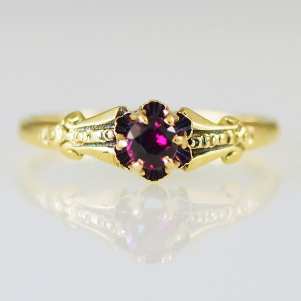 Victorian Garnet 14K Gold Ring