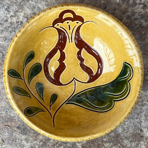A Big Tulip with Green Leaves -  5 inch Bowl - Pennsylvania Redware - Sgraffito - SG1458