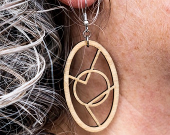 Laser cut wood earrings - Oval boxed design